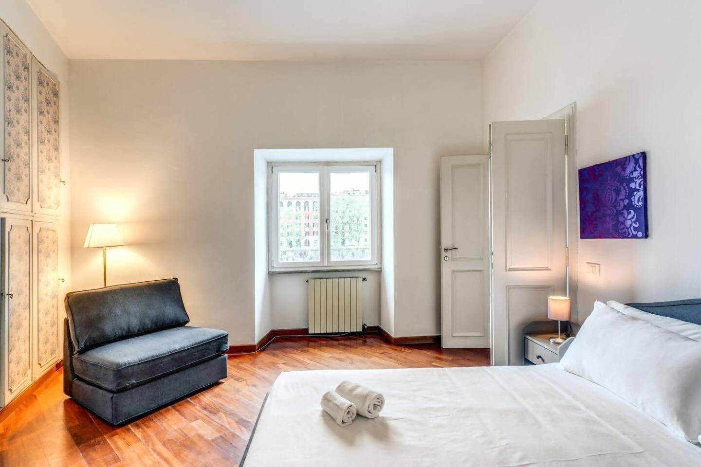 Splendid Flat On The Tiber River Roma Exterior foto